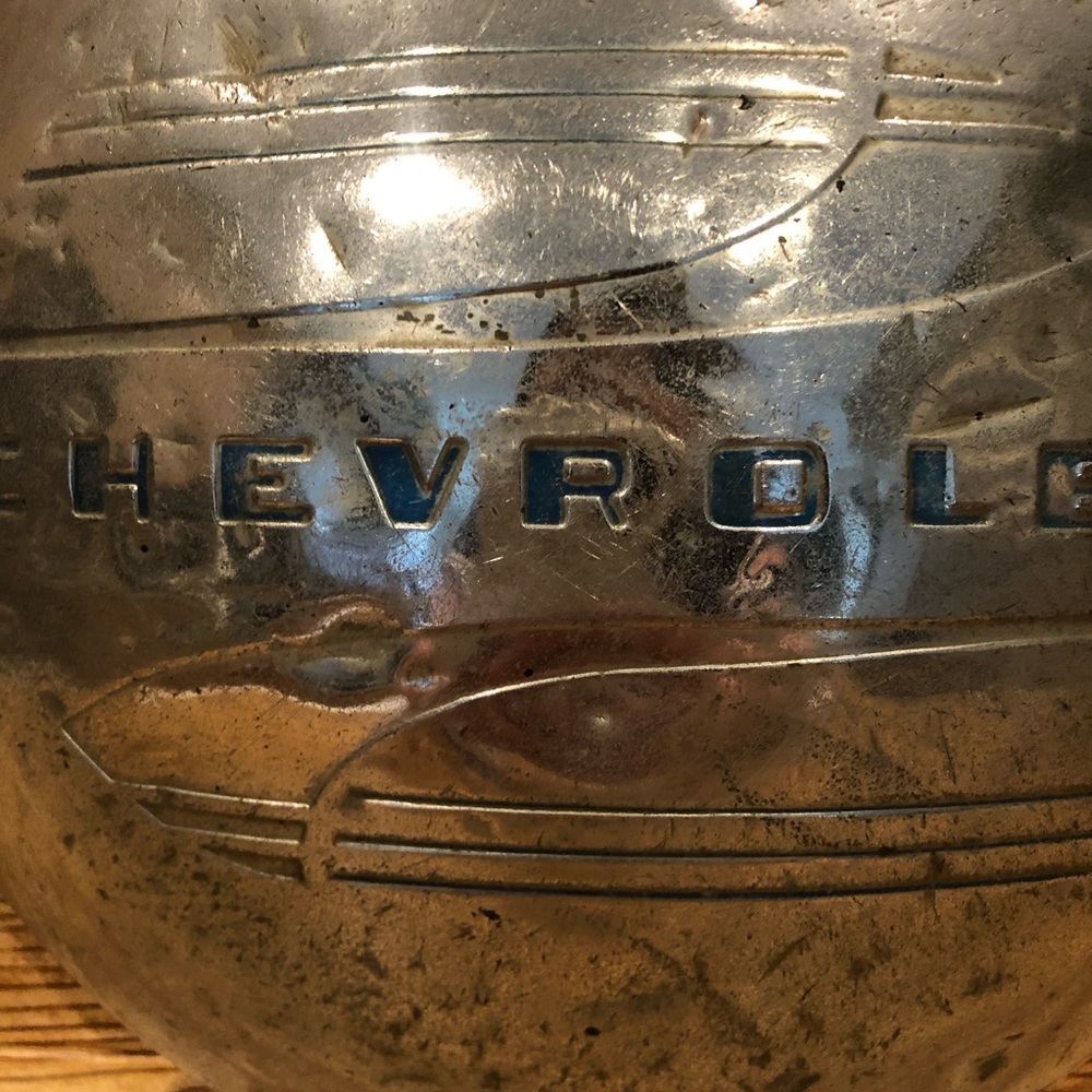 Vintage Chevrolet wheel cover dogdish - Picture 5 of 7